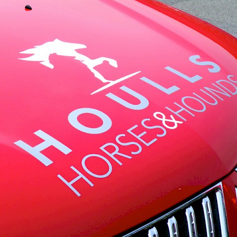 Houlls Horses & Hounds