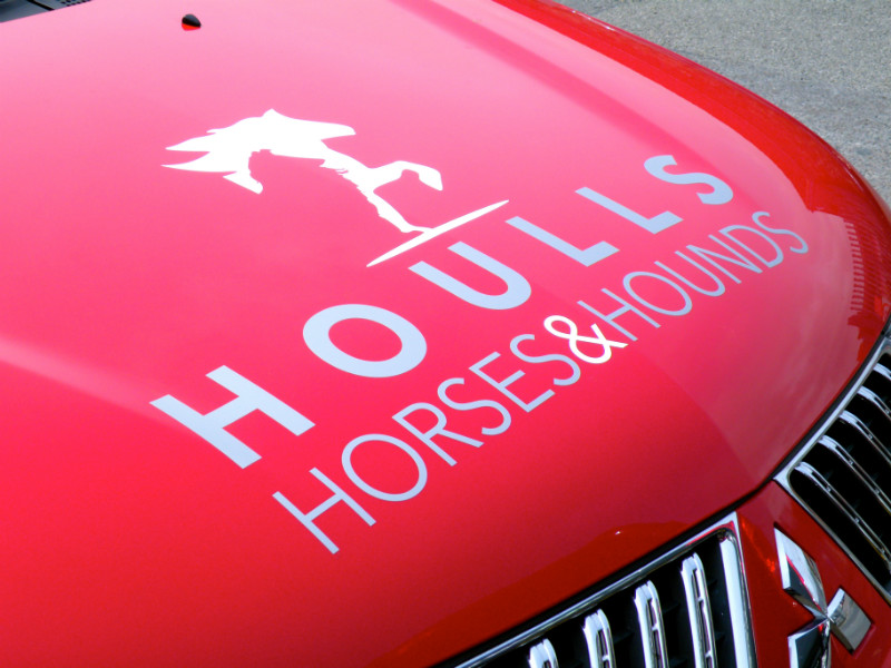 Houlls Horses & Hounds