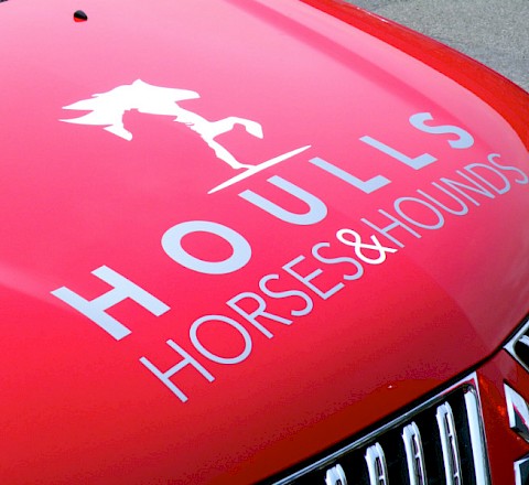 Houlls Horses & Hounds