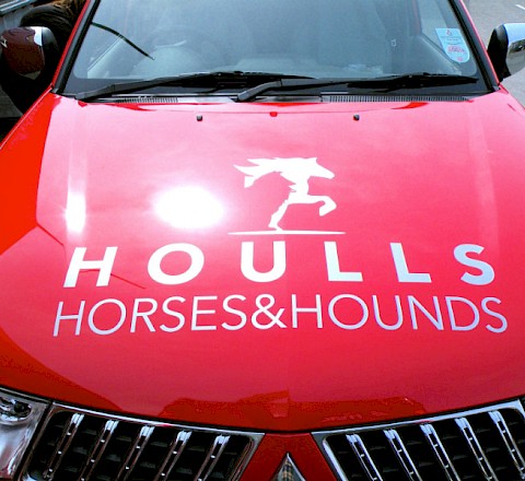 Houlls Horses & Hounds