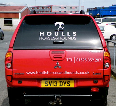Houlls Horses & Hounds