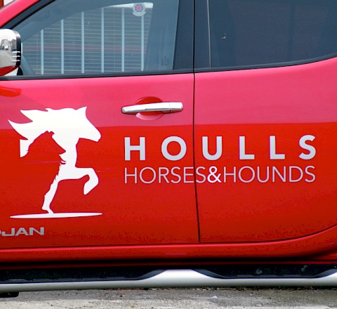 Houlls Horses & Hounds